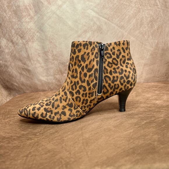 Clarks Collection Ankle Boots Suede Leopard Print Pointed Toe Kitten Heel 6.5M - Picture 7 of 12